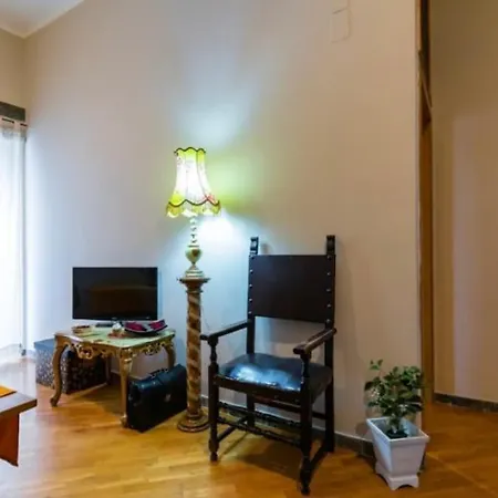 Terzo Piano Un Gioiello Nel Cuore Di Chiaia